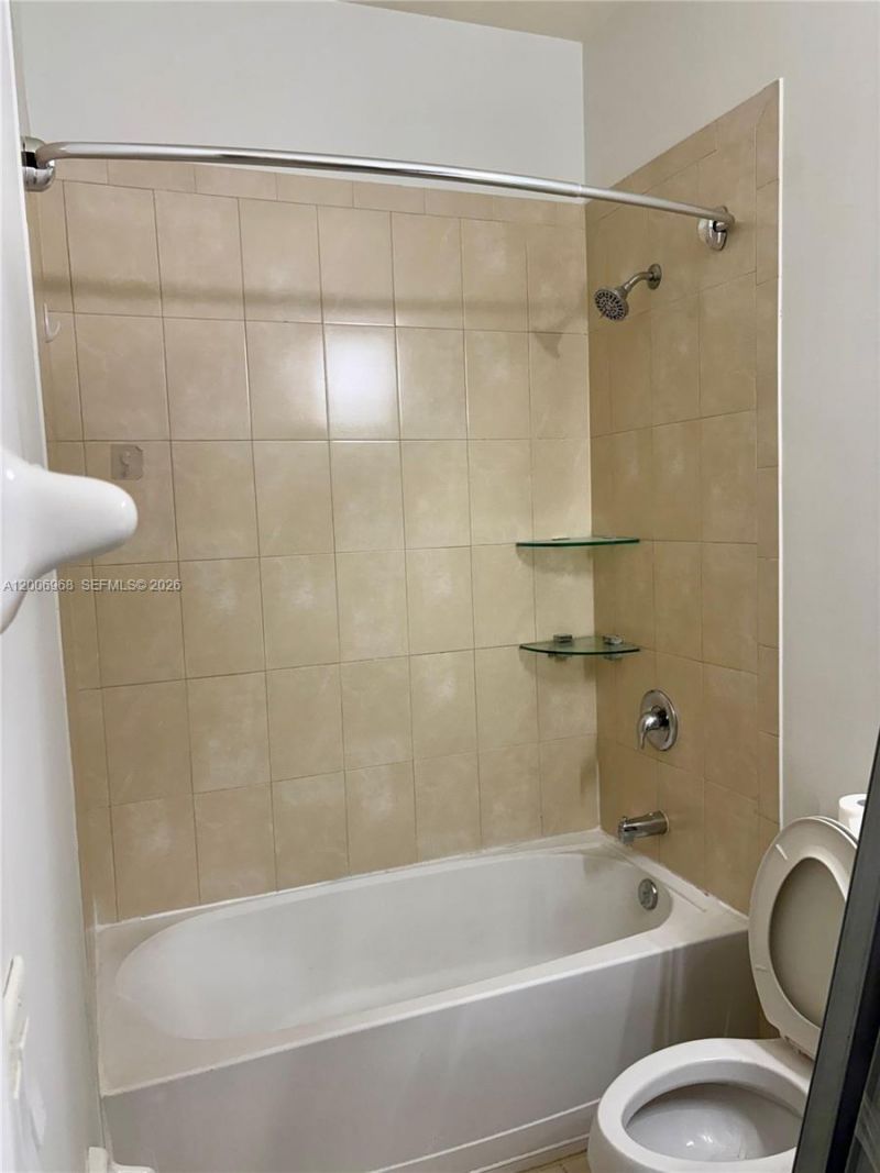 9228 W 33rd Way, Unit 9828, Hialeah, FL 33018 Photo