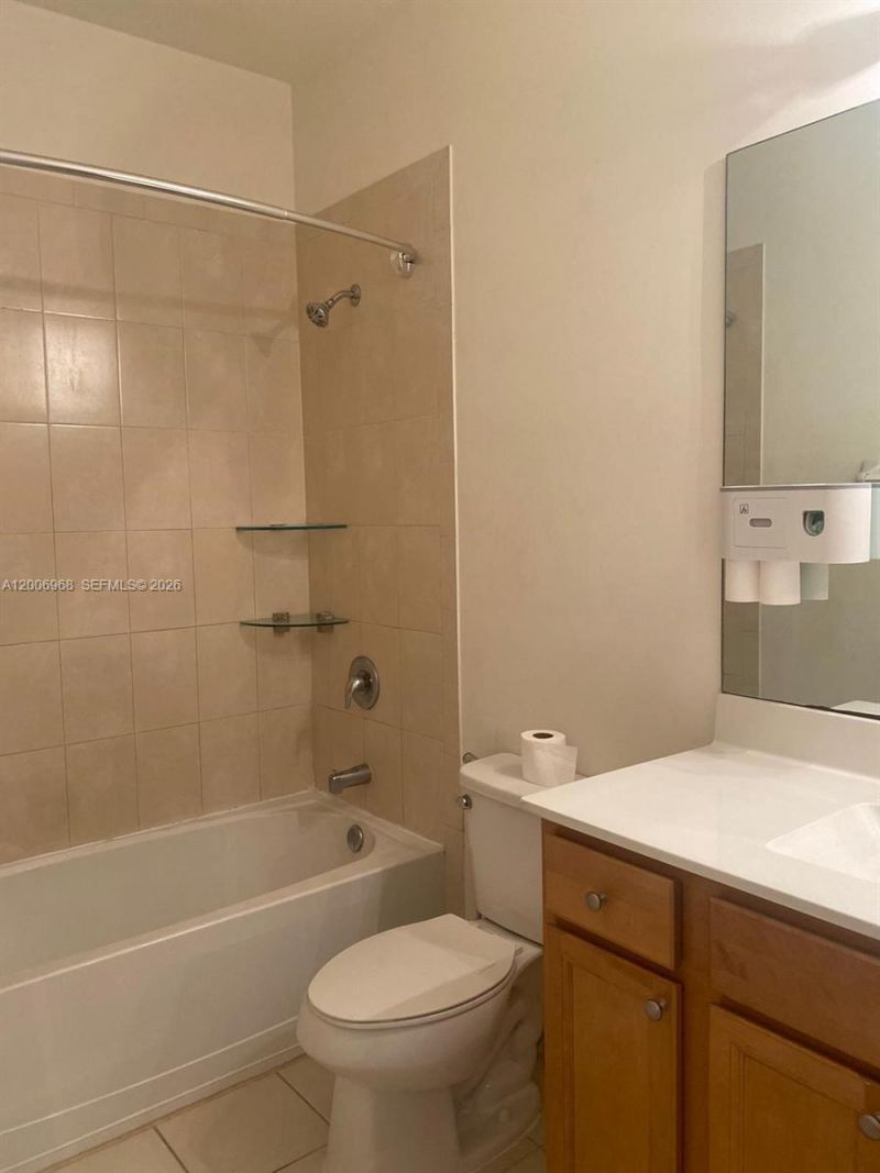 9228 W 33rd Way , Unit 9828, Hialeah, FL 33018 Photo