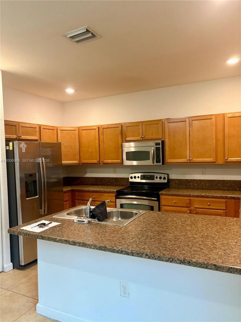9228 W 33rd Way, Unit 9828, Hialeah, FL 33018 Photo