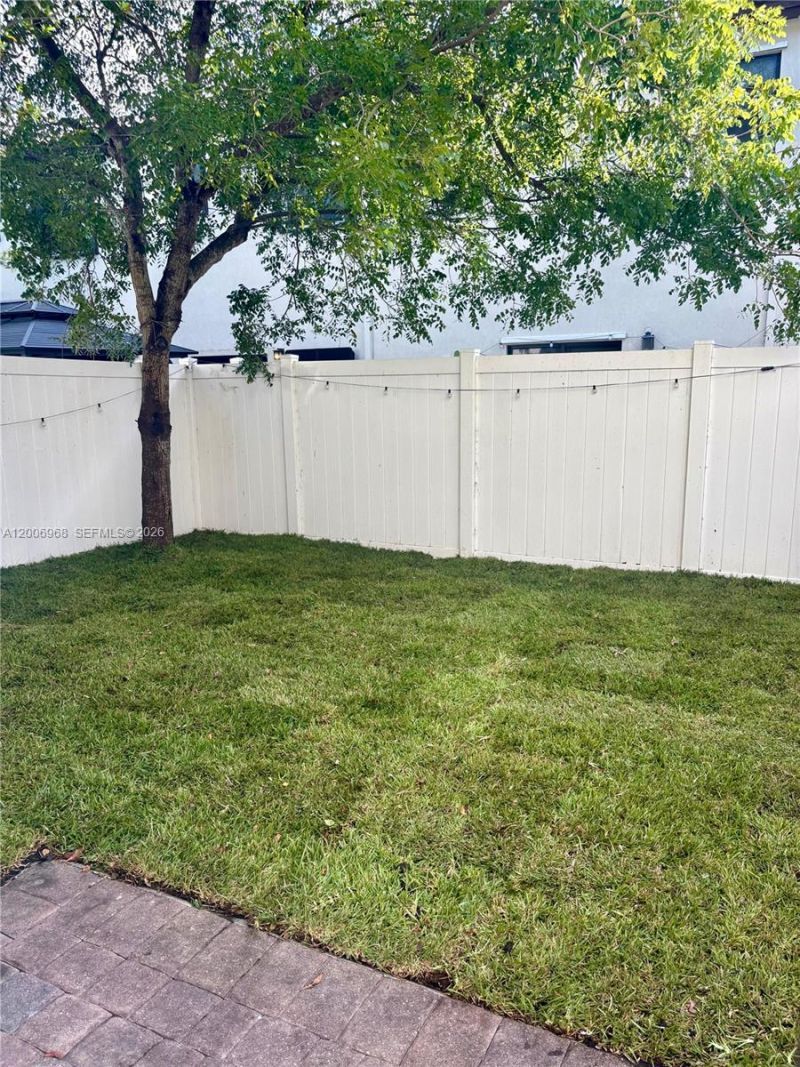 9228 W 33rd Way, Unit 9828, Hialeah, FL 33018 Photo