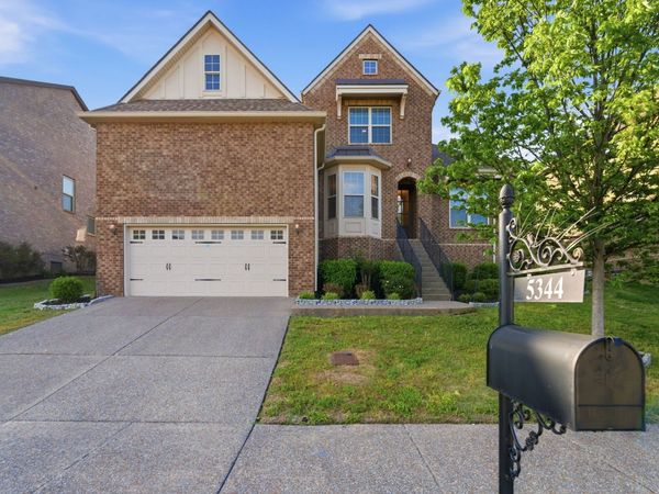 5344 Highland Place Way , Hermitage, TN 37076