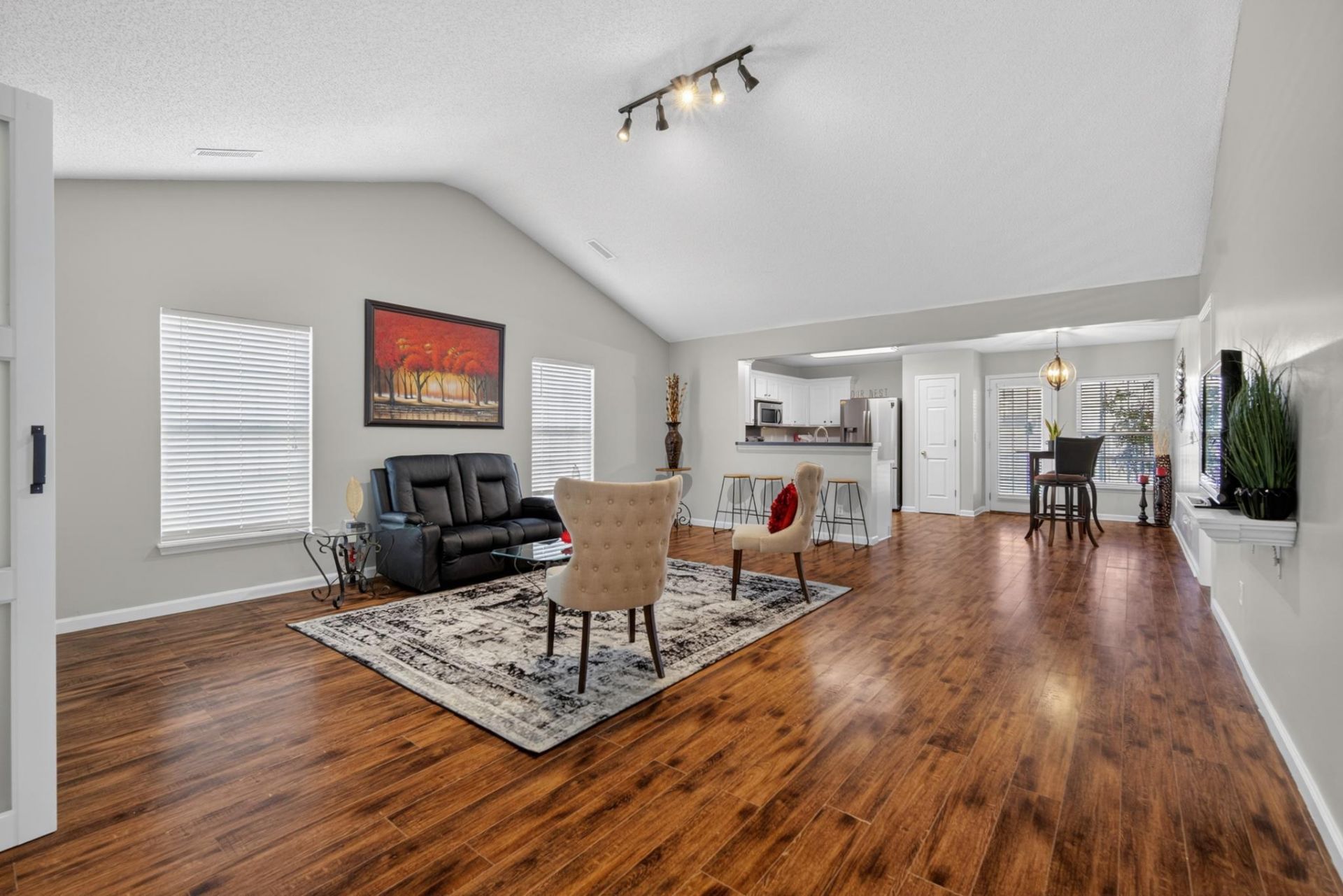 5109 Morrow Lane Photo 4