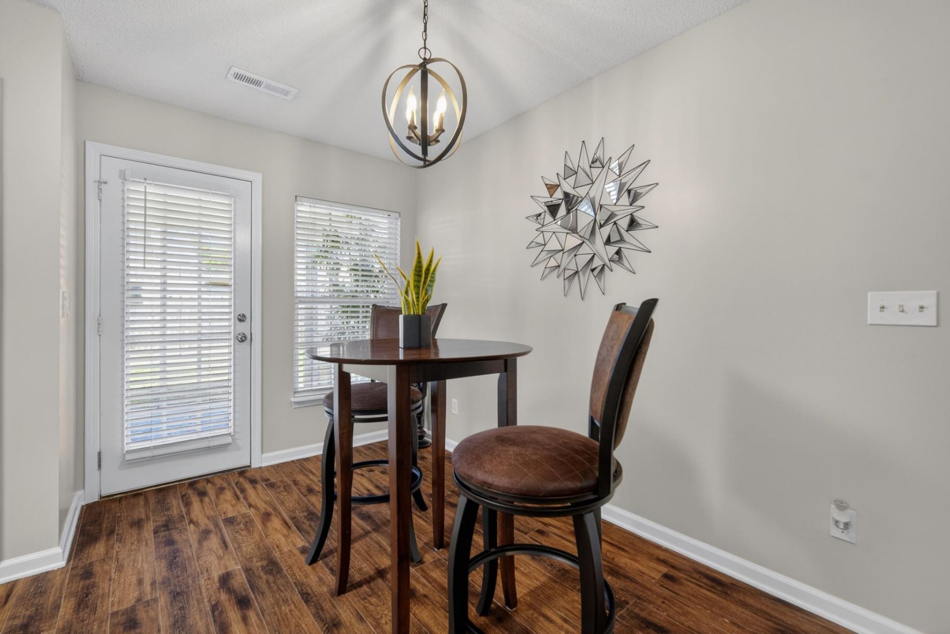 5109 Morrow Lane Photo 7