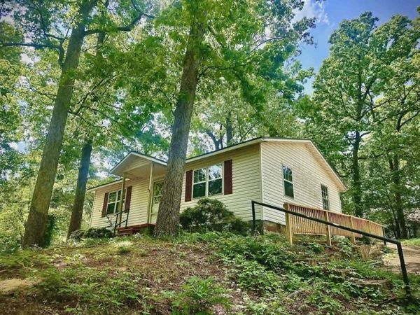 2121 Old Cloverdale Rd, Florence, AL 35630