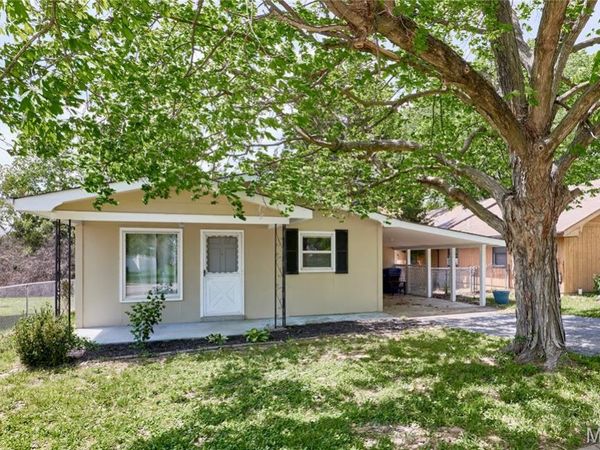 239 Kuhne Boulevard , Troy, MO 63379