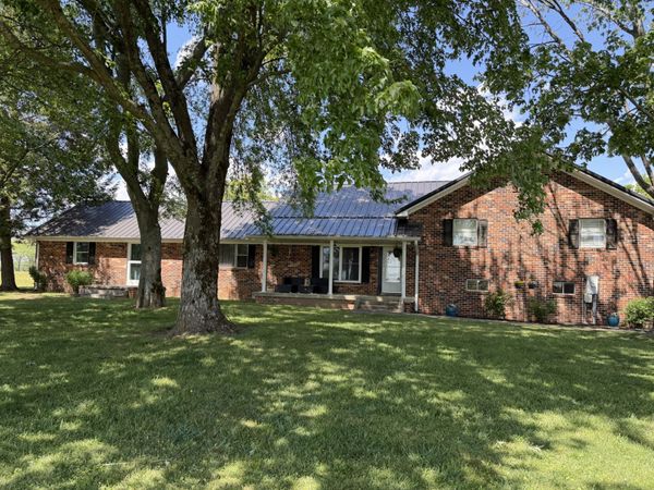 566 Clarence Finney Rd, Hillsboro, TN 37342