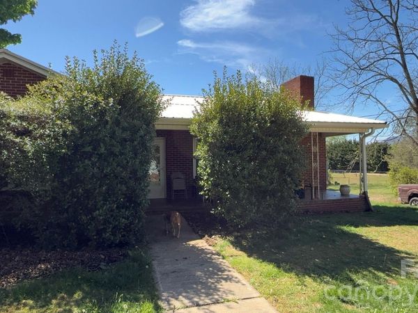 1582 Dutch Cove Road, Canton, NC 28716