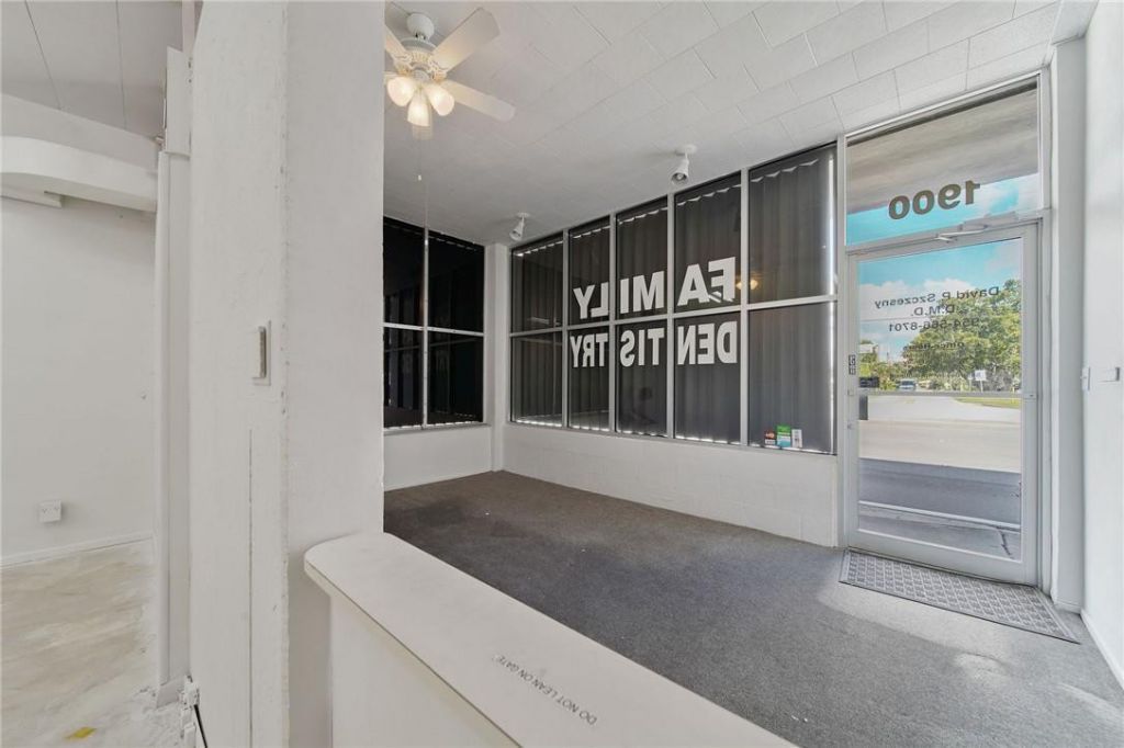 1900 E Oakland Park Boulevard, Fort Lauderdale, FL 33306 Photo