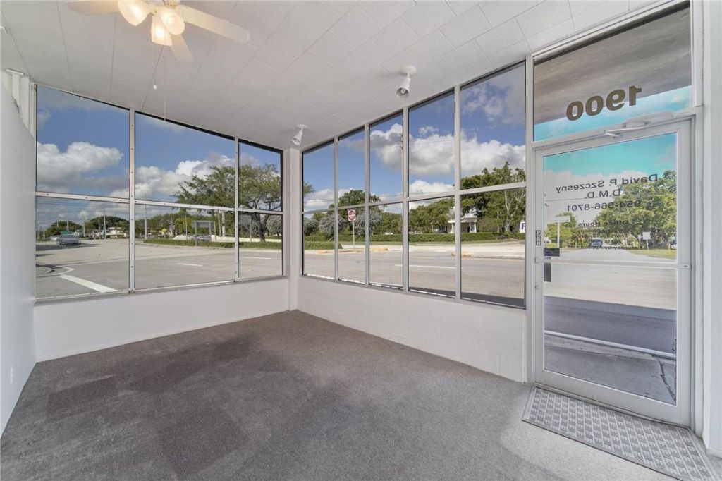 1900 E Oakland Park Boulevard, Fort Lauderdale, FL 33306 Photo