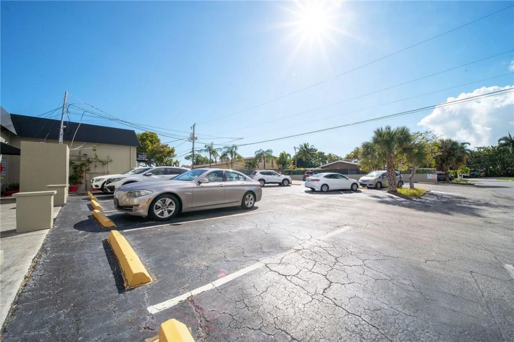 1900 E Oakland Park Boulevard, Fort Lauderdale, FL 33306 Photo