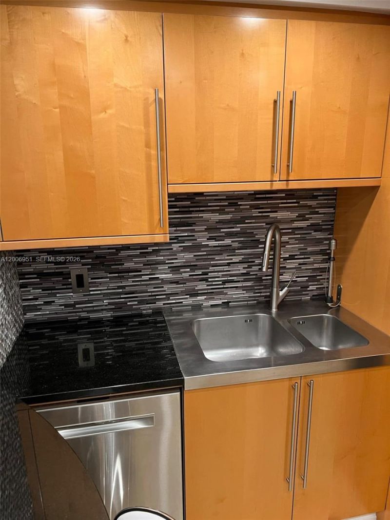 6365 Collins Ave, Unit 906, Miami Beach, FL 33141 Photo