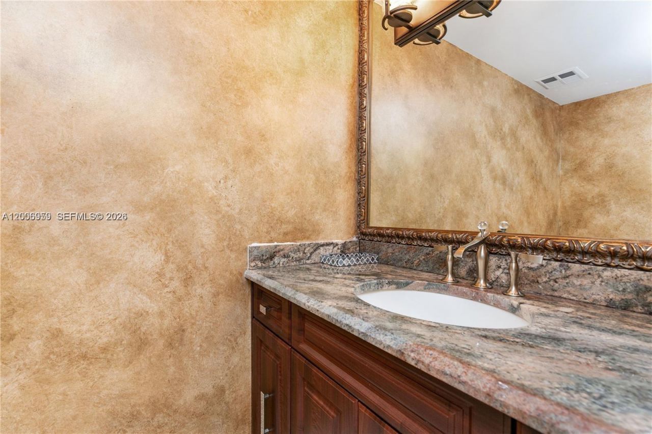 20201 E Country Club Dr , Unit 1006, Aventura, FL 33180 Photo