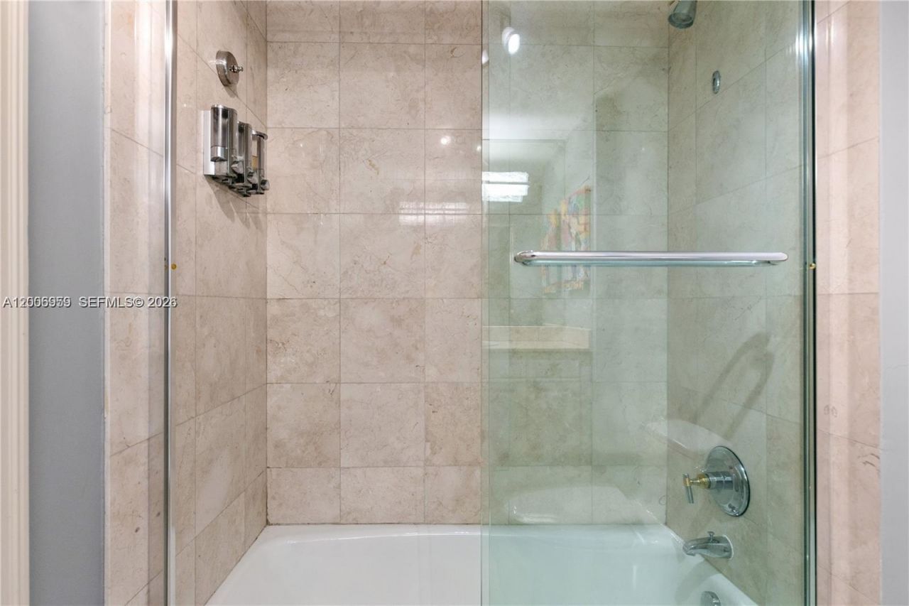 20201 E Country Club Dr , Unit 1006, Aventura, FL 33180 Photo