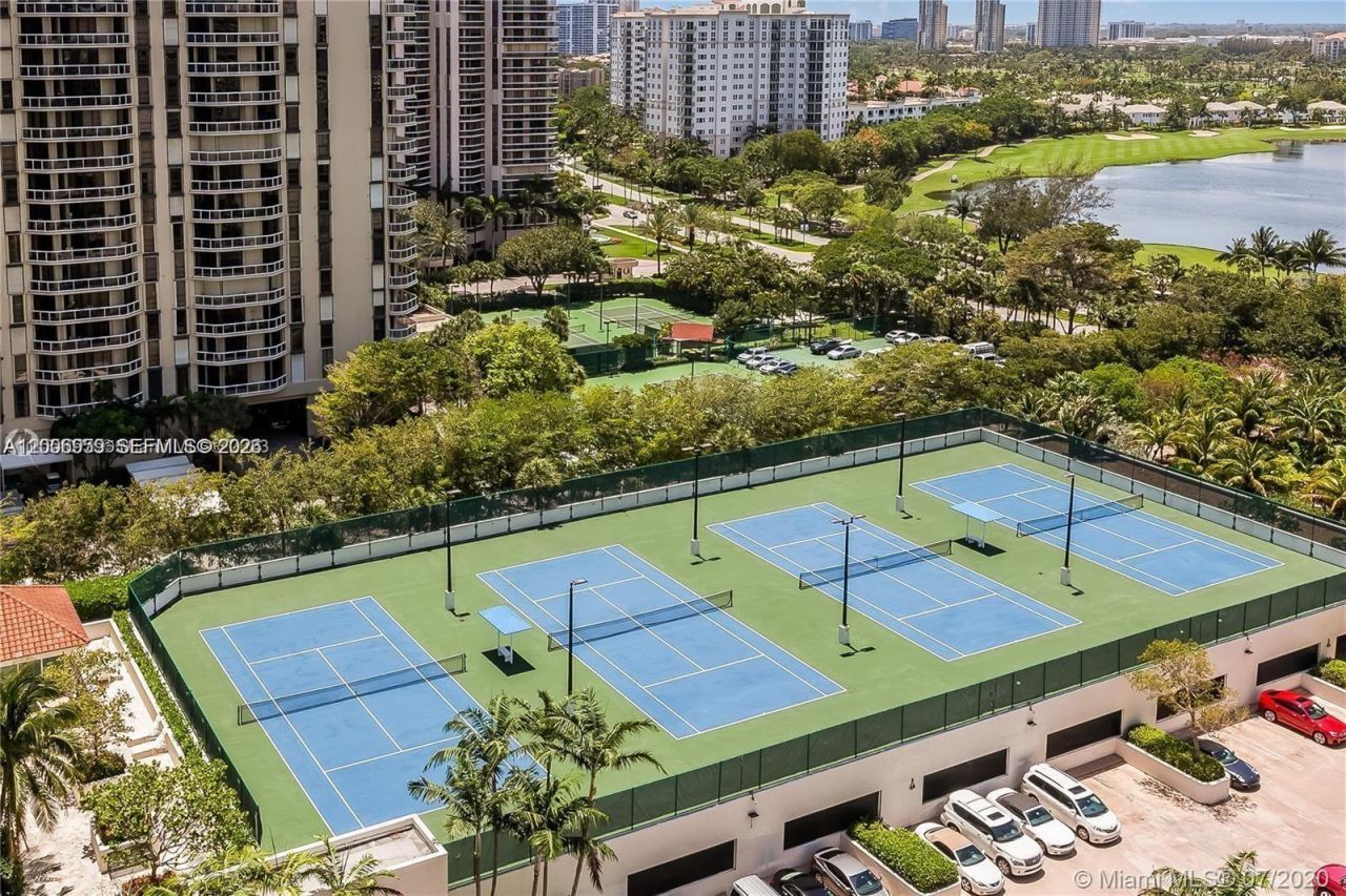 20201 E Country Club Dr , Unit 1006, Aventura, FL 33180 Photo