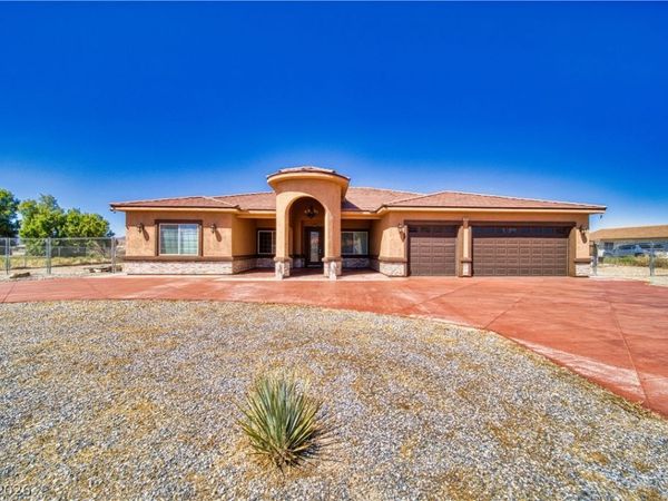 2890 Oakleaf Avenue , Pahrump, NV 89048