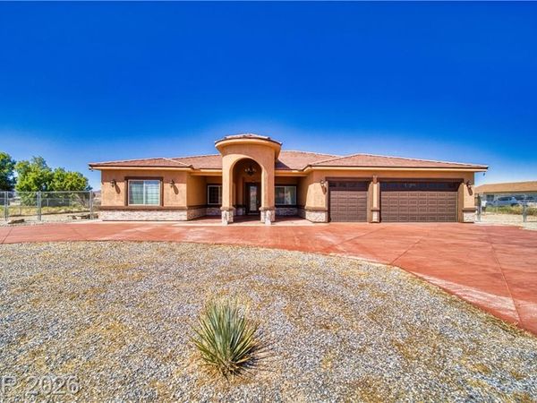 2890 Oakleaf Avenue, Pahrump, NV 89048