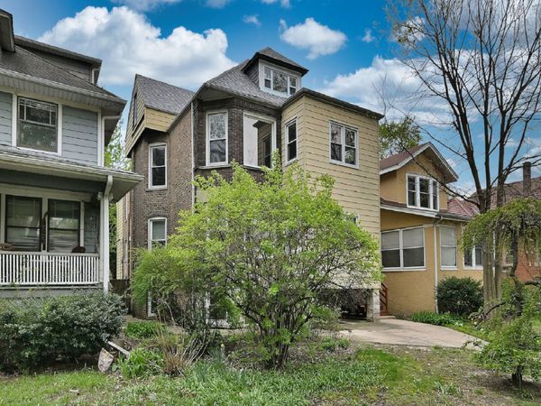 1915 W Lunt Avenue , Chicago, IL 60626