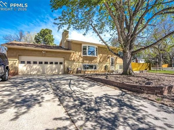 3205 Raindrop Drive, Colorado Springs, CO 80917