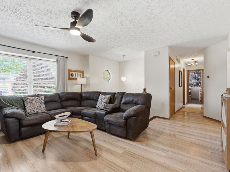 300 Pathfinder Drive, Reynoldsburg, OH 43068 Photo 6