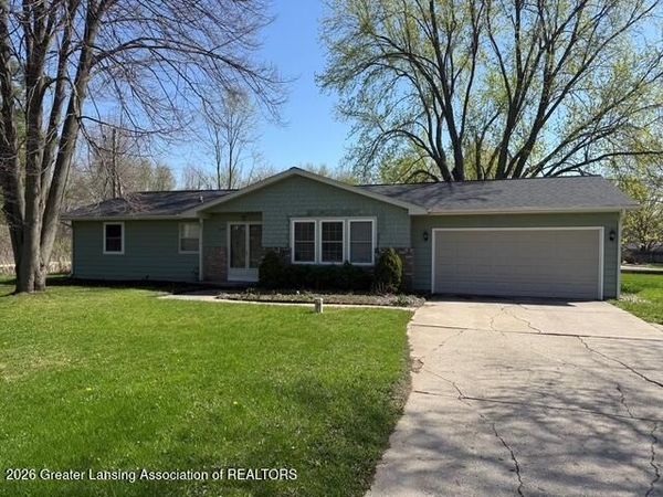 7895 W Herbison Road, Grand Ledge, MI 48837