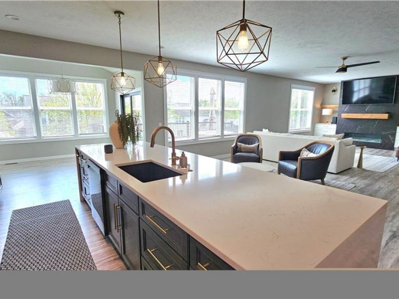 9337 Ellis Way, Strongsville, OH 44136 Photo 4