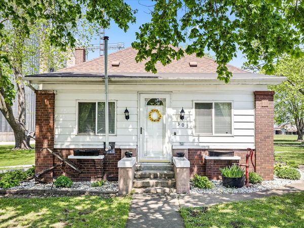 303 E 4th Street , Long Point, IL 61333