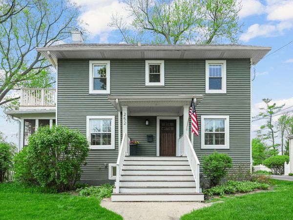 252 sunset Avenue , Glen Ellyn, IL 60137