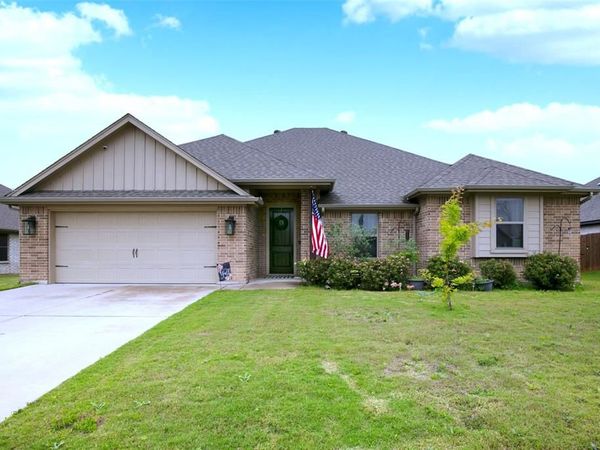 211 Rees Avenue, Godley, TX 76044