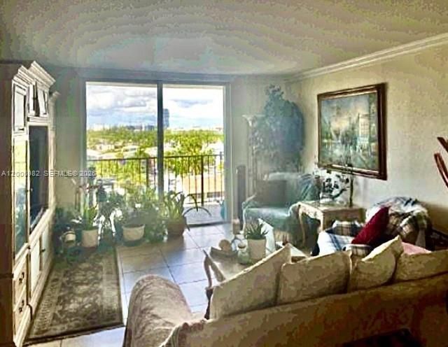427 Golden Isles Dr, Unit 7J, Hallandale Beach, FL 33009 Photo