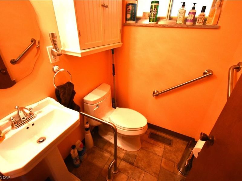 24354 S Oxford Oval, North Olmsted, OH 44070 Photo 19