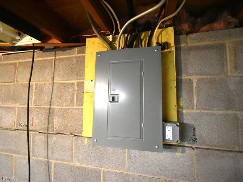 24354 S Oxford Oval, North Olmsted, OH 44070 Photo 26