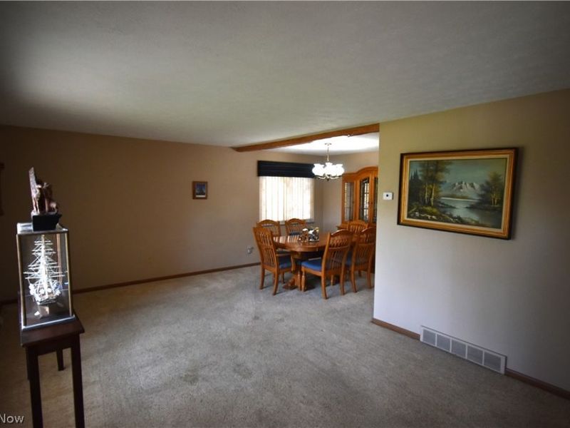 24354 S Oxford Oval, North Olmsted, OH 44070 Photo 4