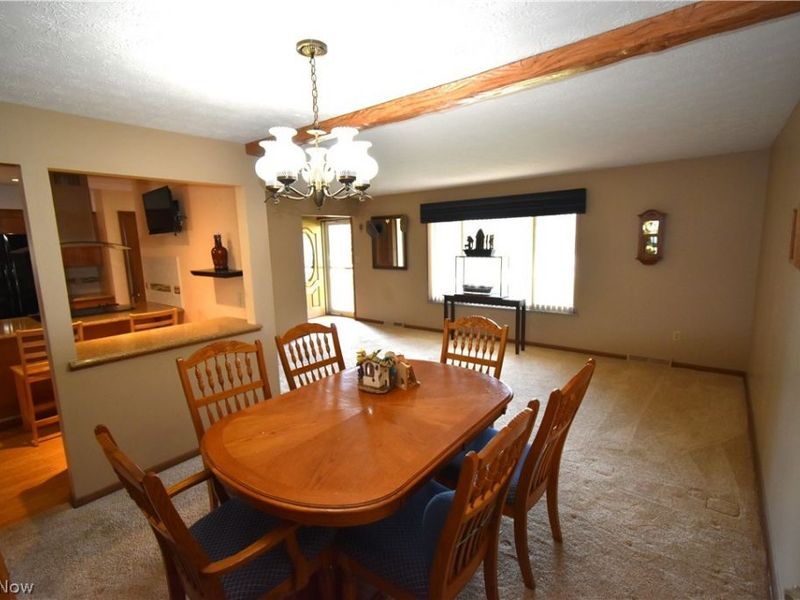 24354 S Oxford Oval, North Olmsted, OH 44070 Photo 5