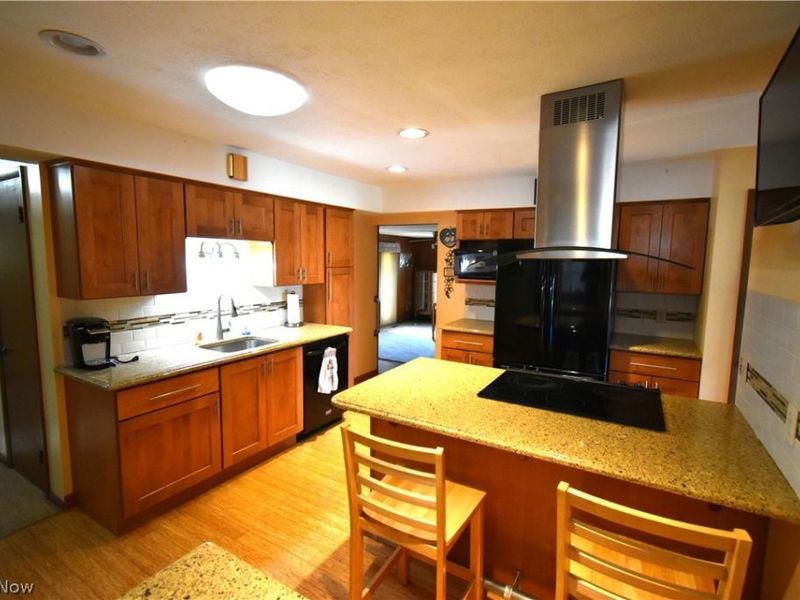 24354 S Oxford Oval, North Olmsted, OH 44070 Photo 6