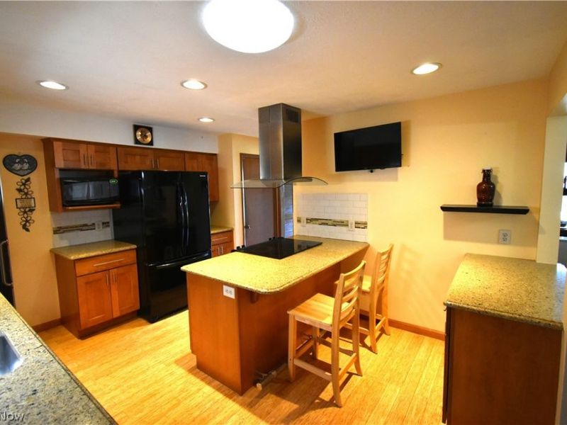 24354 S Oxford Oval, North Olmsted, OH 44070 Photo 8