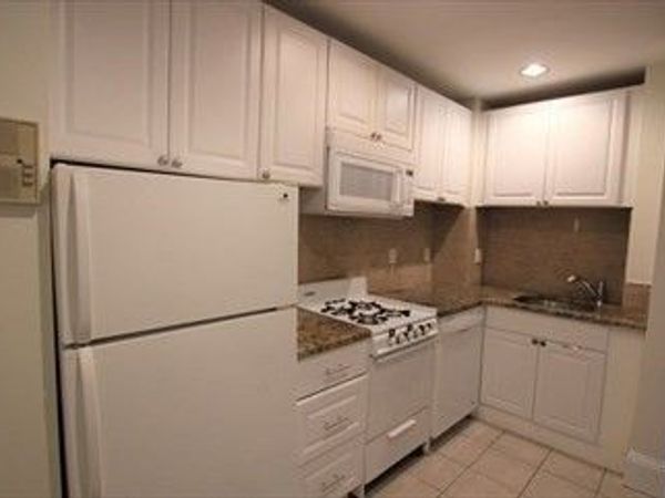 39 Hemenway St, Unit 20, Boston, MA 02115