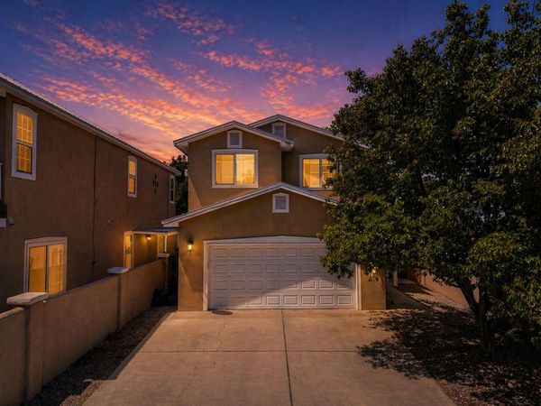 1535 Phoenix Avenue NW, Albuquerque, NM 87107