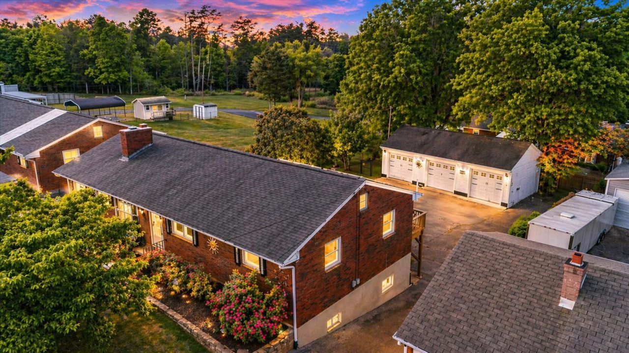 1625 Eanes Rd, Roanoke, VA 24014 Main Photo