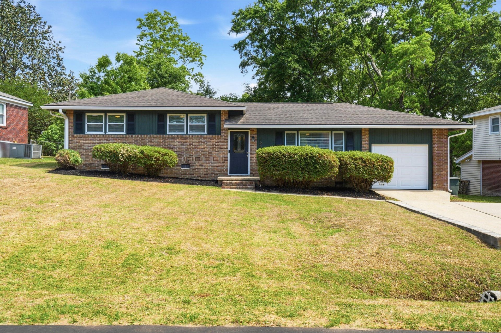 1239 Fort Drive Photo 1
