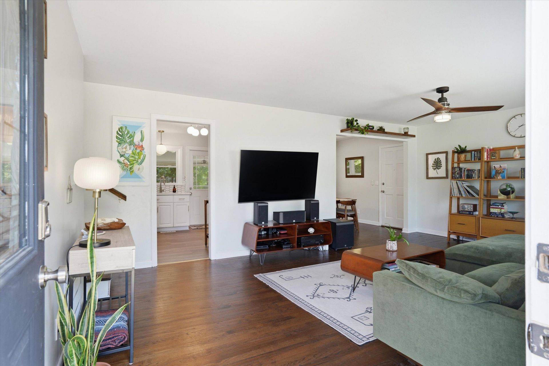 1239 Fort Drive Photo 3