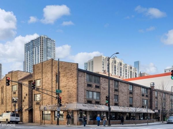 163 W Division Street, Chicago, IL 60610