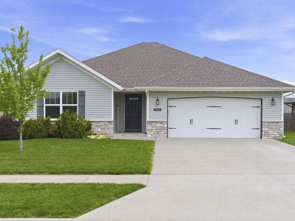 5585 W Pecan Street, Springfield, MO 65802