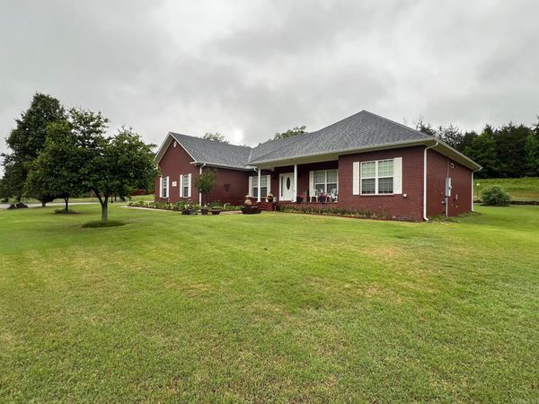 1707 Holloway, Morrilton, AR 72110