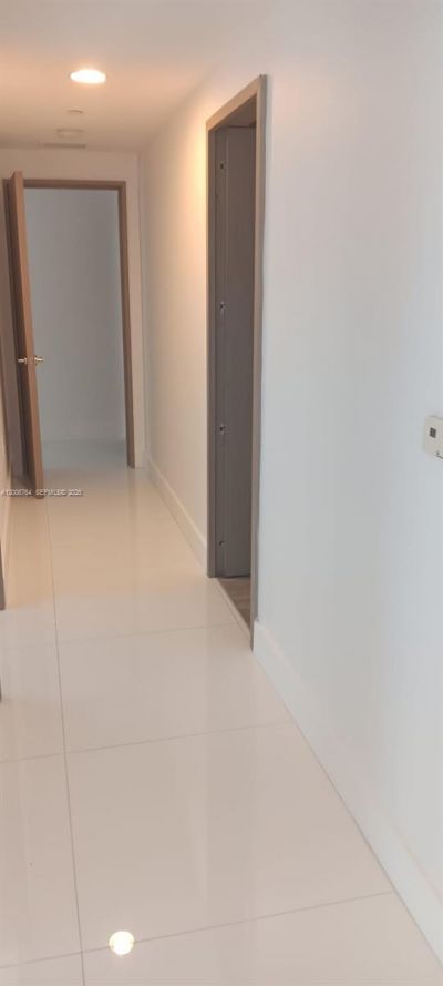 1010 Brickell Ave, Unit 3205, Miami, FL 33131 Photo