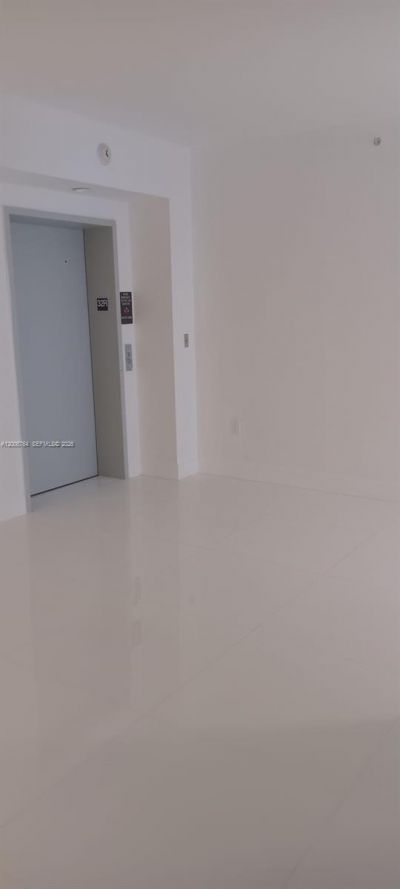 1010 Brickell Ave, Unit 3205, Miami, FL 33131 Photo