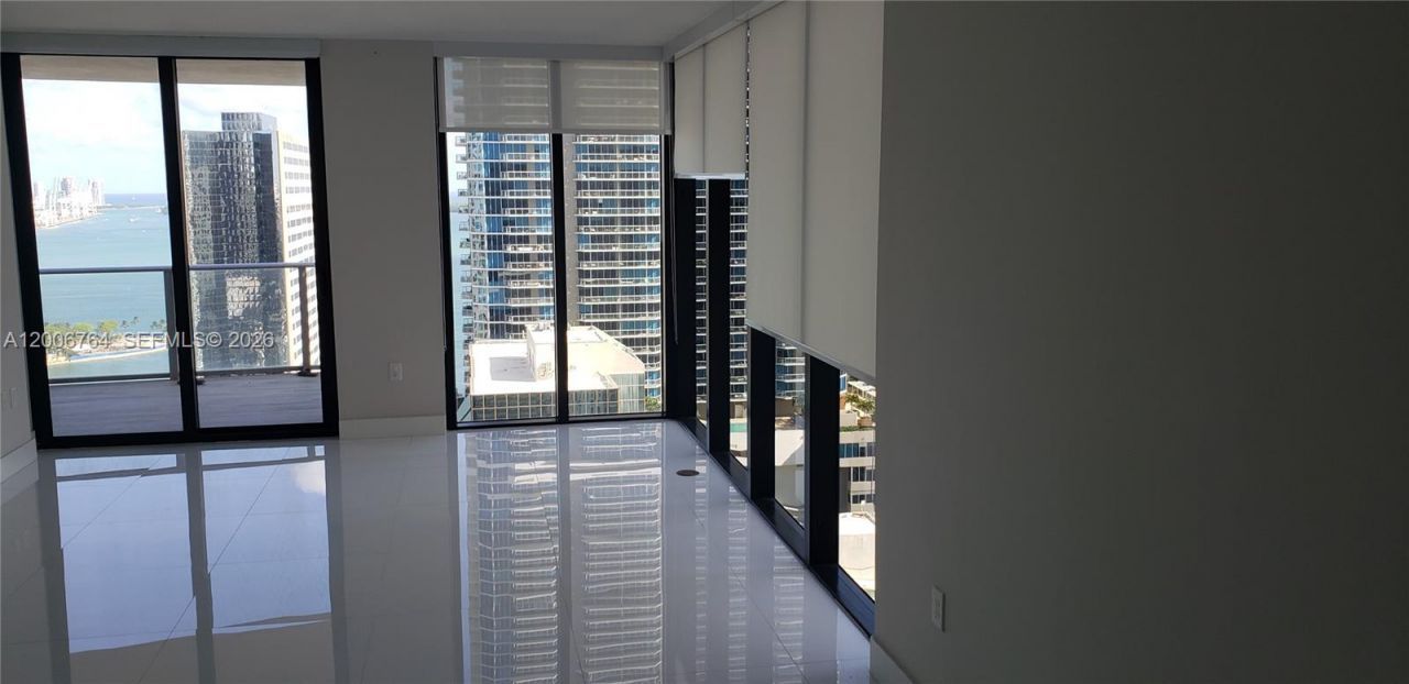 1010 Brickell Ave, Unit 3205, Miami, FL 33131 Photo
