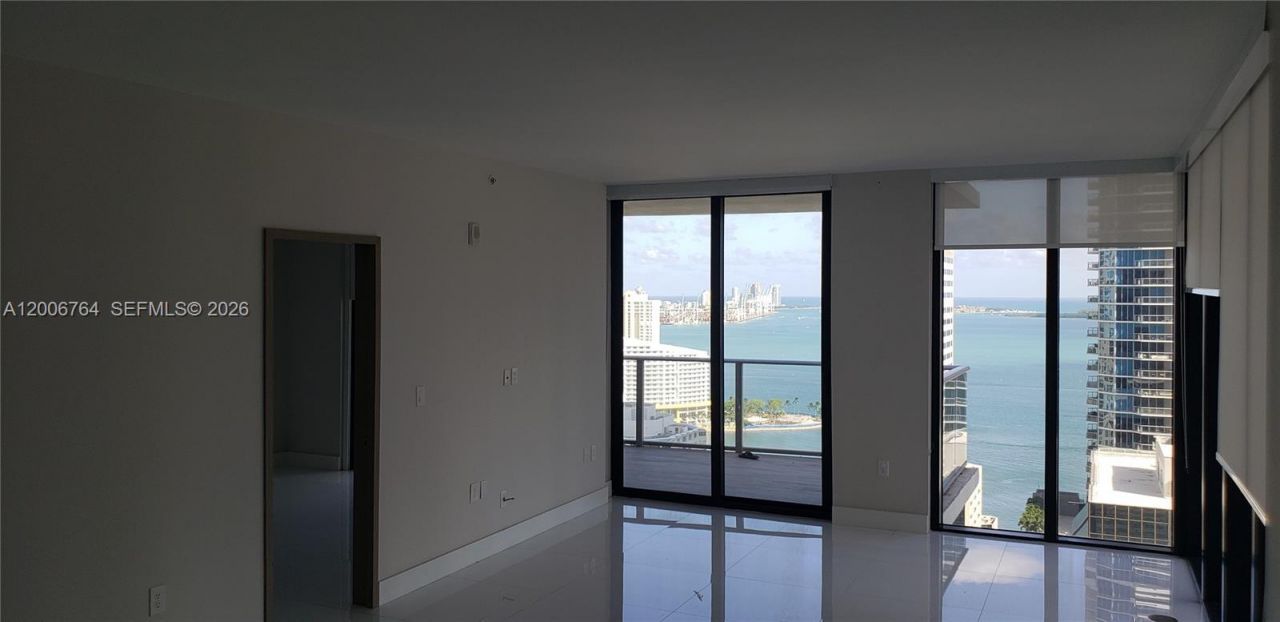 1010 Brickell Ave, Unit 3205, Miami, FL 33131 Photo