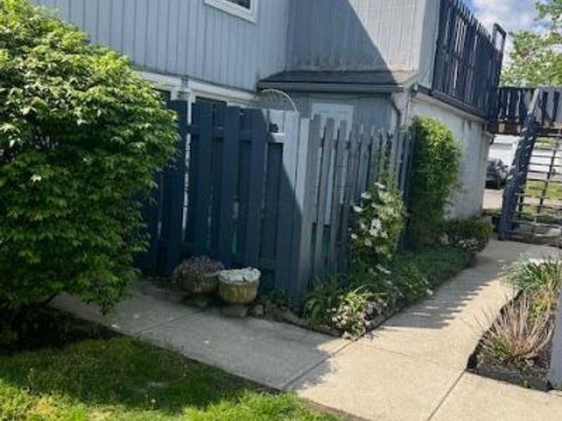 707 Cherry Hollow Road, Unit C, Columbus, OH 43228 Photo 17