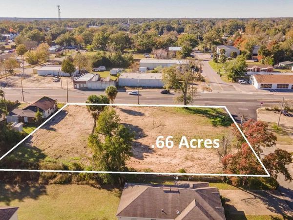 910 N Pace Blvd, Pensacola, FL 32505