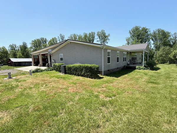 2364 Geedsville Rd , Bradyville, TN 37026
